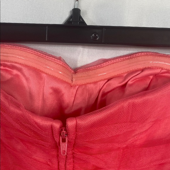 Elegant Pink Ruffled Dress - Picture 5 of 7